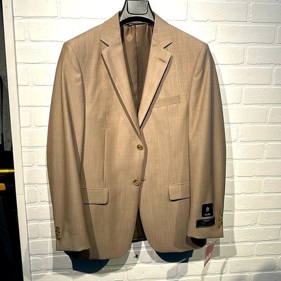 Beige jacket - Picture 1 of 3